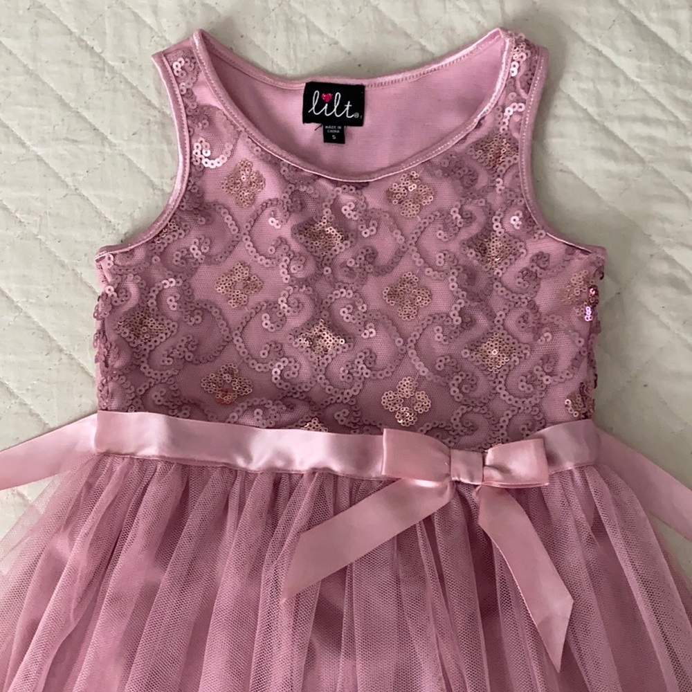 Girls dress